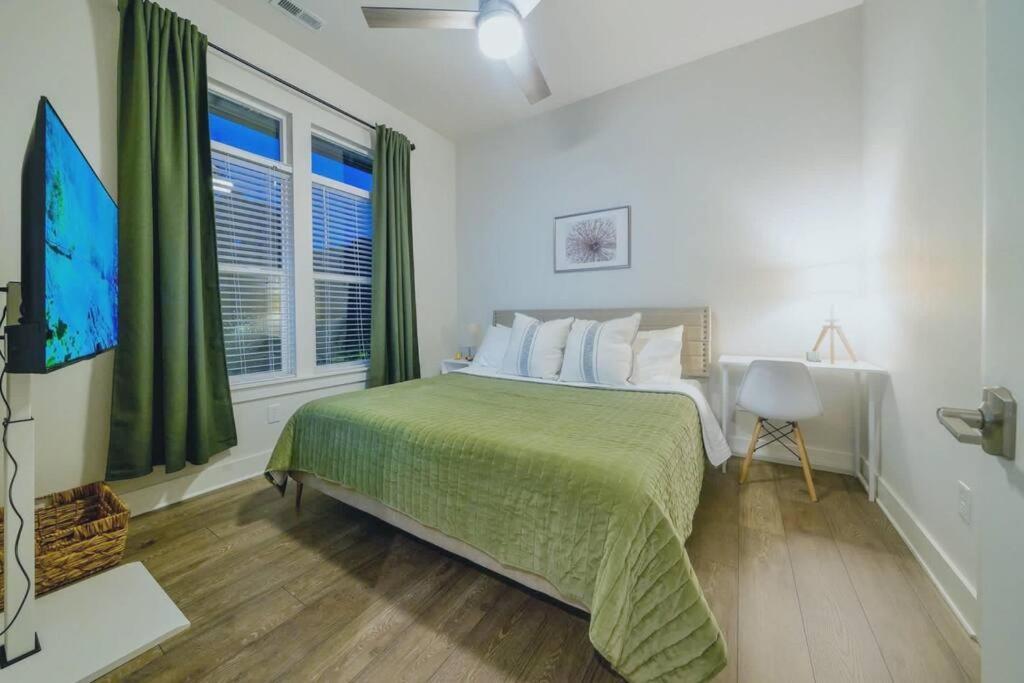 شقة New Stylish Getaway- 5 Mil To Uptown/3 Smart Tvs! تشارلوت المظهر الخارجي الصورة